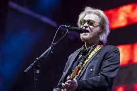 Daryl Hall Net Worth 2025: How Much Money Does He Make?