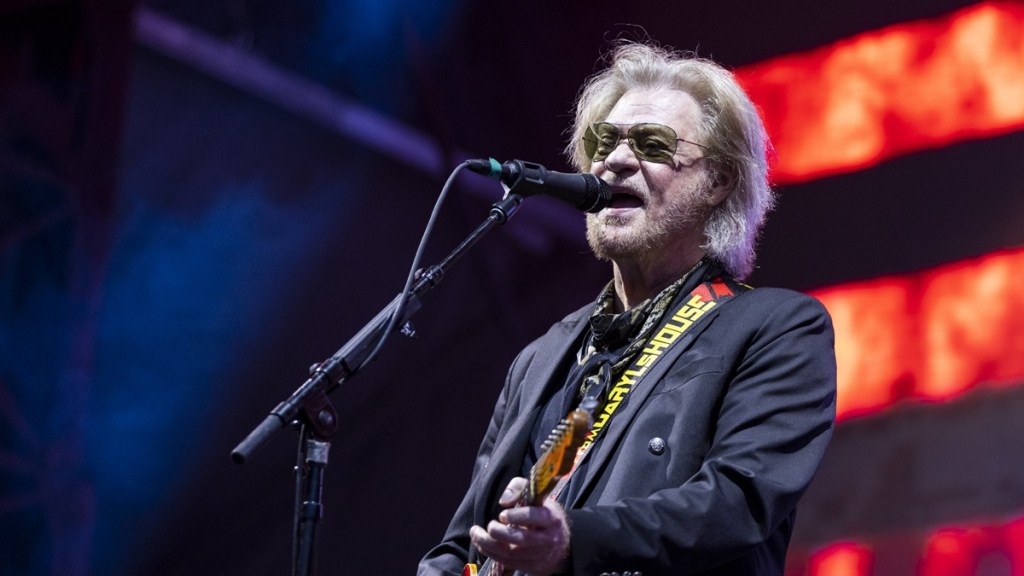Daryl Hall Net Worth 2025: How Much Money Does He Make?