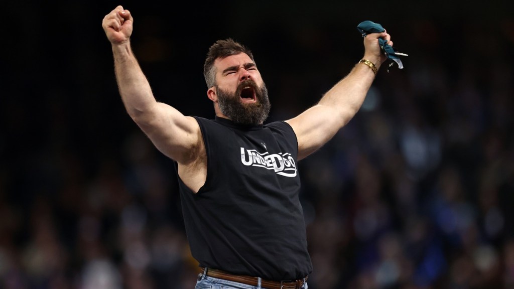 Jason Kelce Shows off New Physique After Shedding 30-Pounds