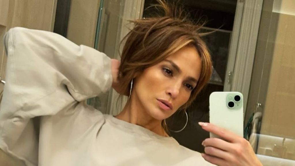 Jennifer Lopez’s rumored rival wants to outshine her
