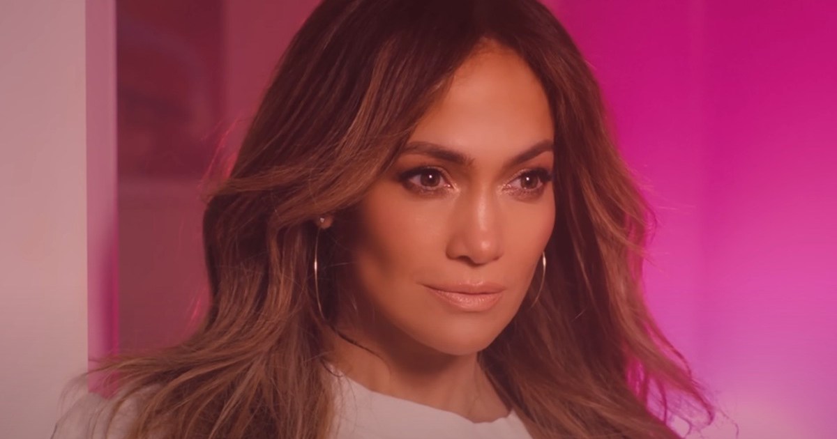 Jennifer Lopez's Former Co-star Shades Her During Hot Ones Interview