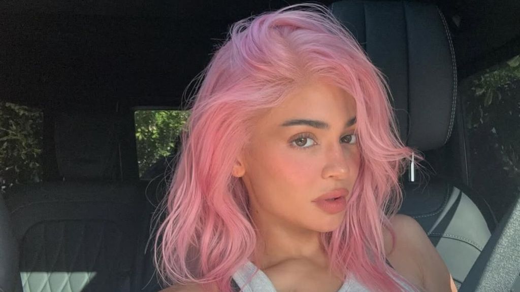 Kylie Jenner gives a closer look at her life when it's time for work