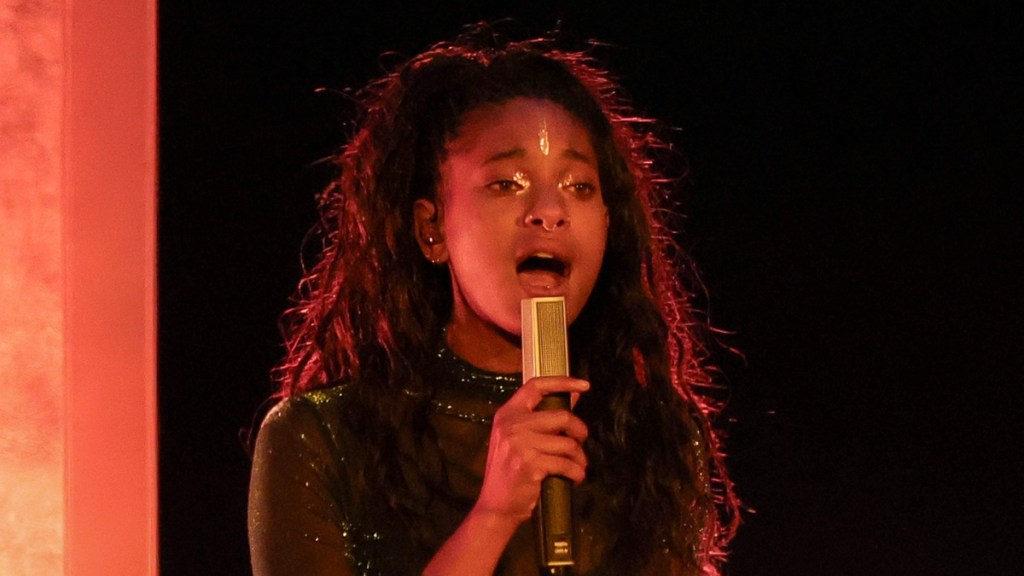Willow Smith Posts Crying Photo & Talks About 'Eating P----'