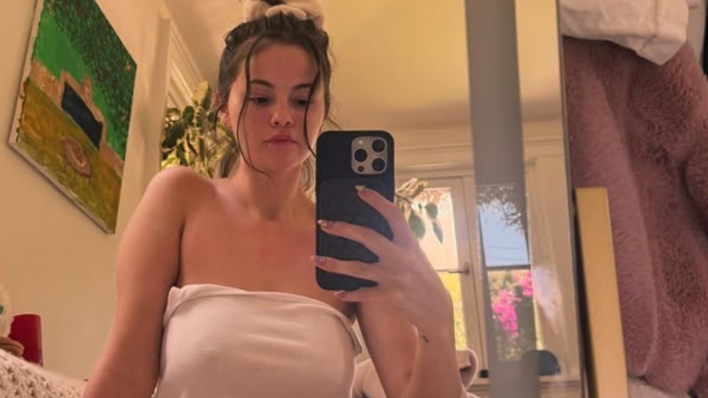 Selena Gomez Shows off Her Body in Tank Top & Mini Shorts