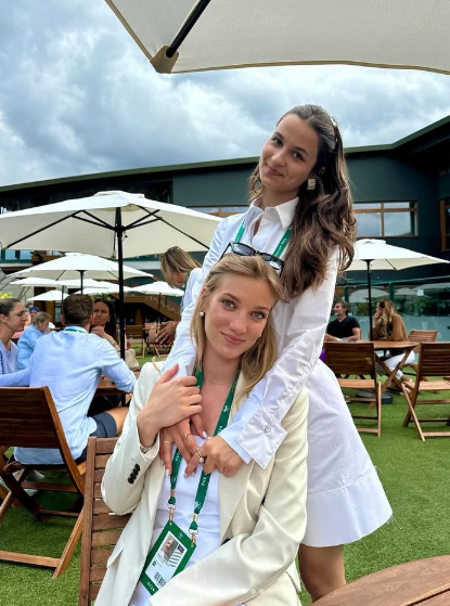 Julia Lemigova's daughters 