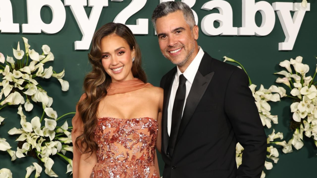 Jessica Alba ex Cash Warren dating rumors PDA photos