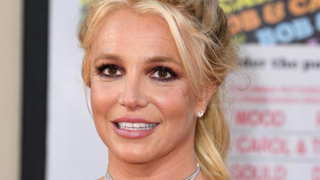 Britney Spears Re-Uploads Nude Photo on Instagram