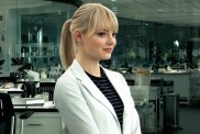 Emma Stone Reveals She's 'Bald' & Wears Wig to Hide It