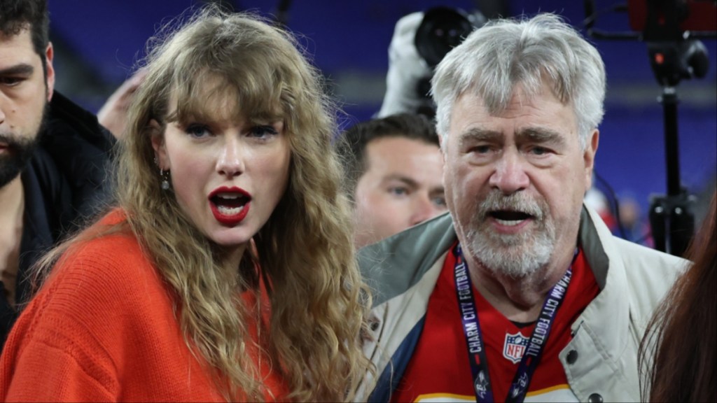 taylor swift travis kelce dad