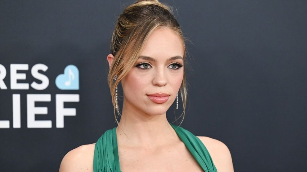 Claudia Sulewski Shows How It's Done in Floral Bikini Look