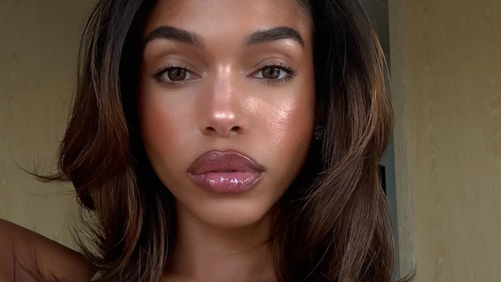 Lori Harvey mini skirt Gucci thong photo