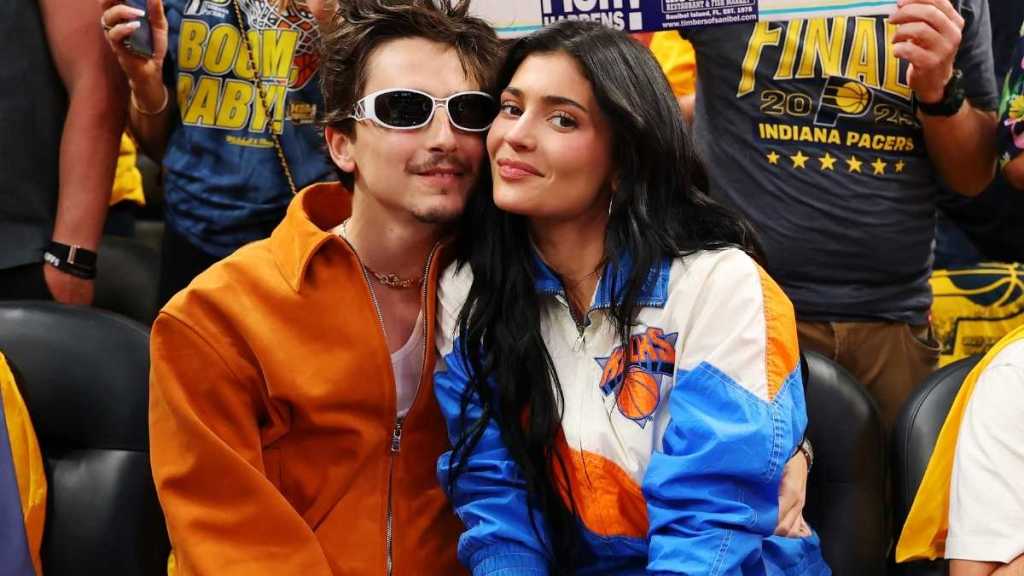 Kylie Jenner Pressuring Timothée Chalamet to Stop Being Noncommittal, Says Source