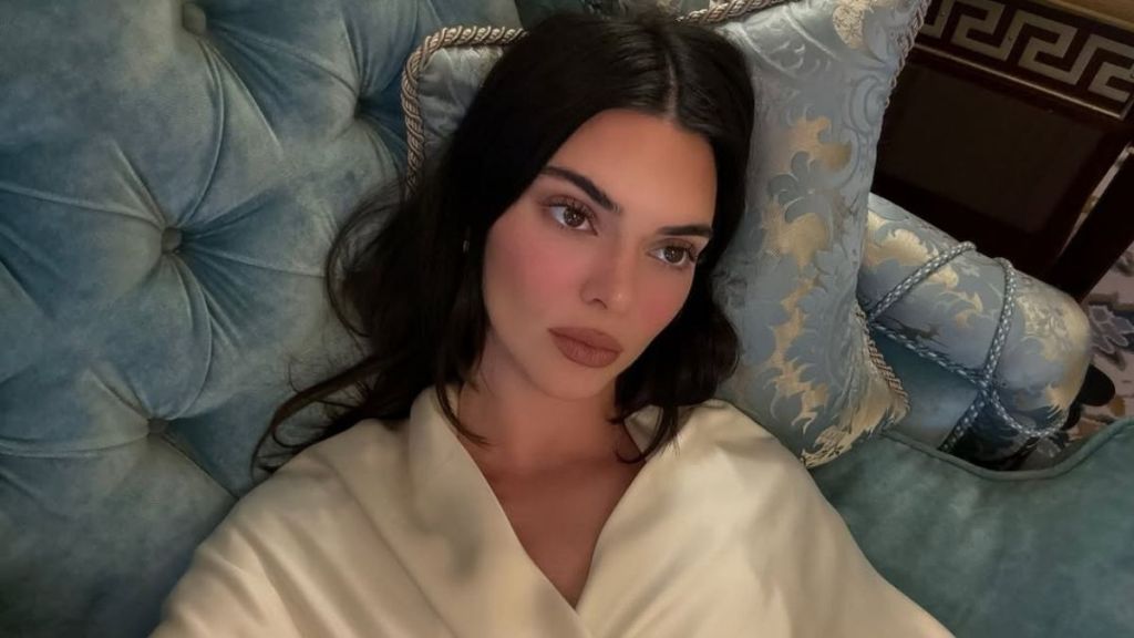Kendall Jenner’s Skirt-Over-Pants Look in Paris Photos Have Fans Calling Her ‘So Hot'