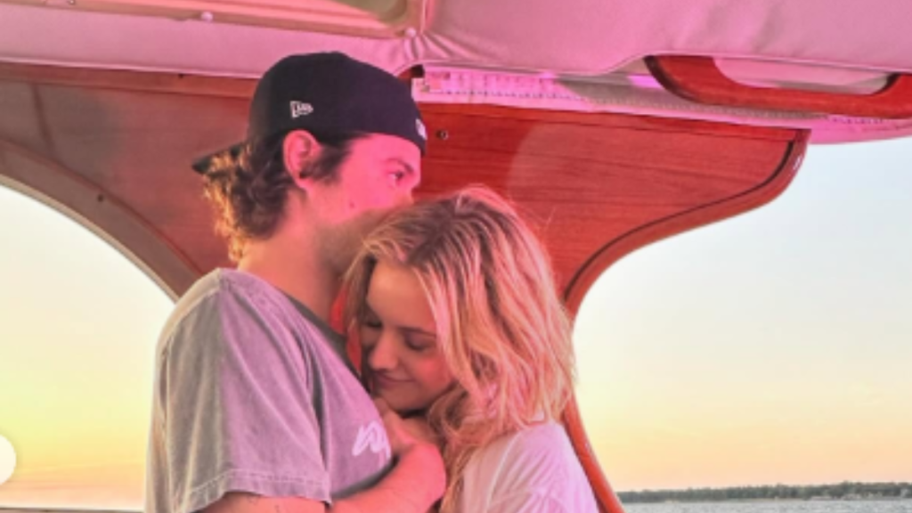 Chase Stokes Chelsea Ballerini