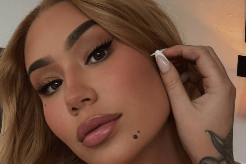 Iggy Azalea Posing in Mesh Maxi Dress Will Make You Look Twice