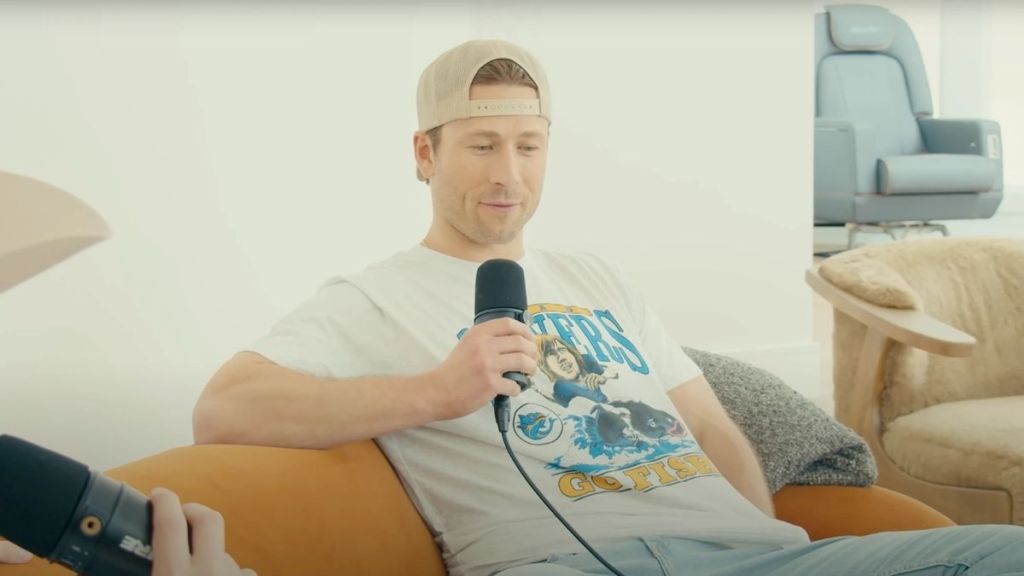 Glen Powell Shares How He Hesitated To Take Picture With 'Recently Canceled' Celebrity