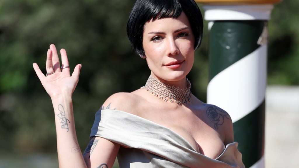 Halsey Shows Off Her Assets in Figure-Hugging Dress