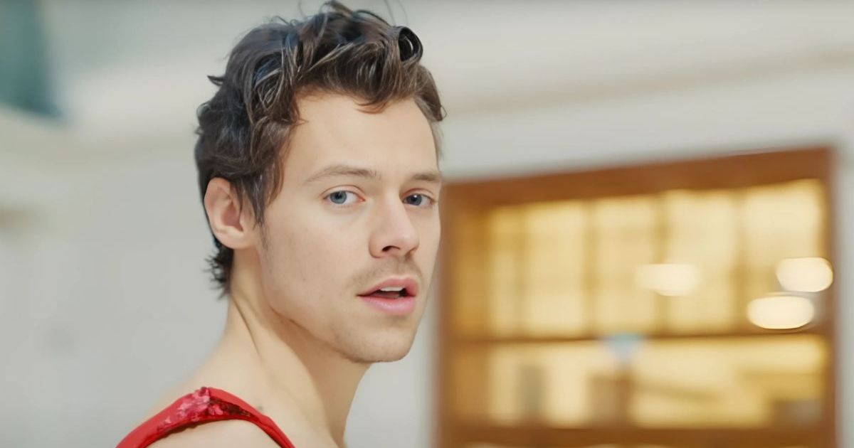 Harry Styles & Zoe Kravitz Are Reportedly 'Friends With Benefits'