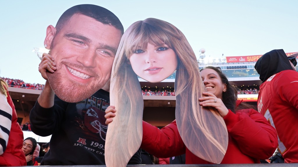 Julia Fox Defends Taylor Swift Amid NFL Fans Backlash Over Travis Kelce's Losses