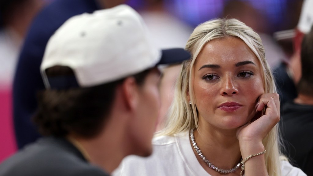 Livvy Dunne Had Her Taylor Swift Moment at MLB Match