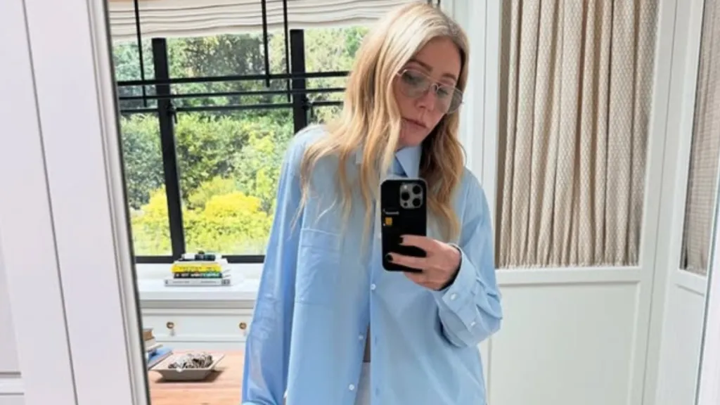 Gwyneth Paltrow Shows Off Her Body in Tiny Blue Bikini