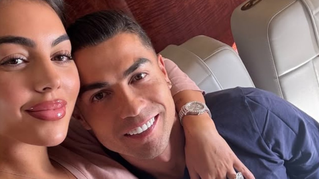 Georgina Rodriguez Turns Head in Teal Bodysuit