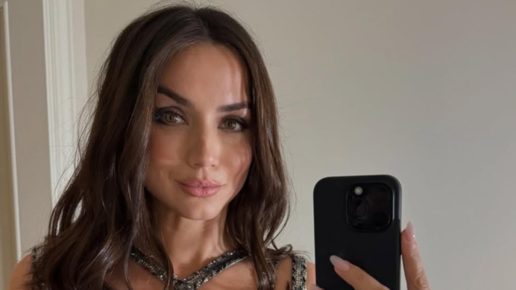 Ana de Armas Highlights Her Abs in Black Sports Bra