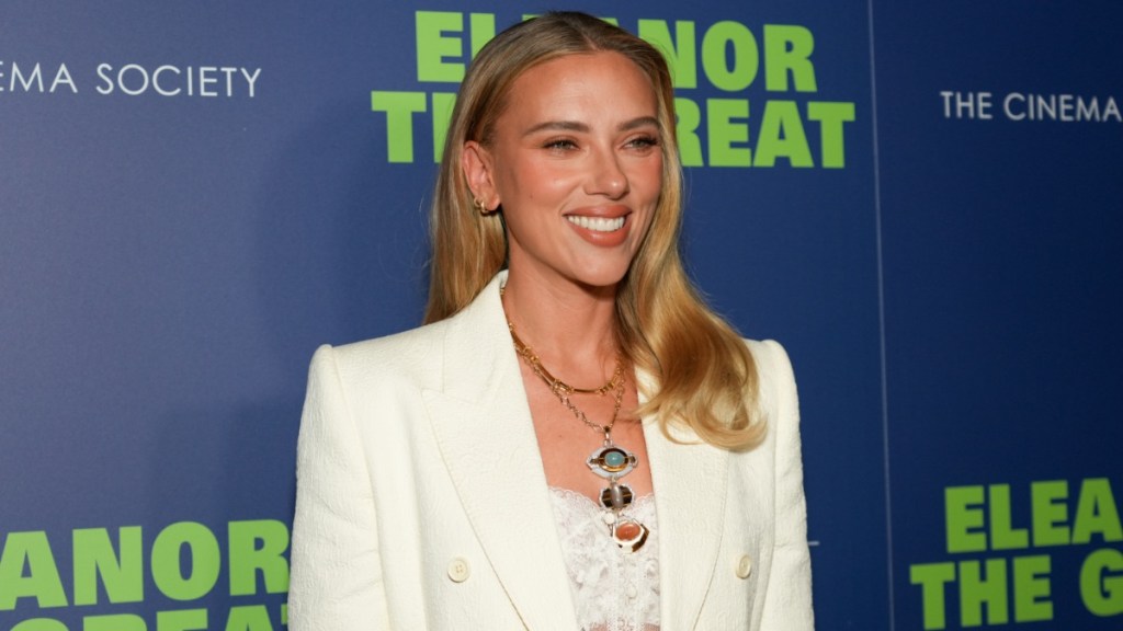 Scarlett Johansson Stuns in White Suit Look & Fans Can't Get Enough