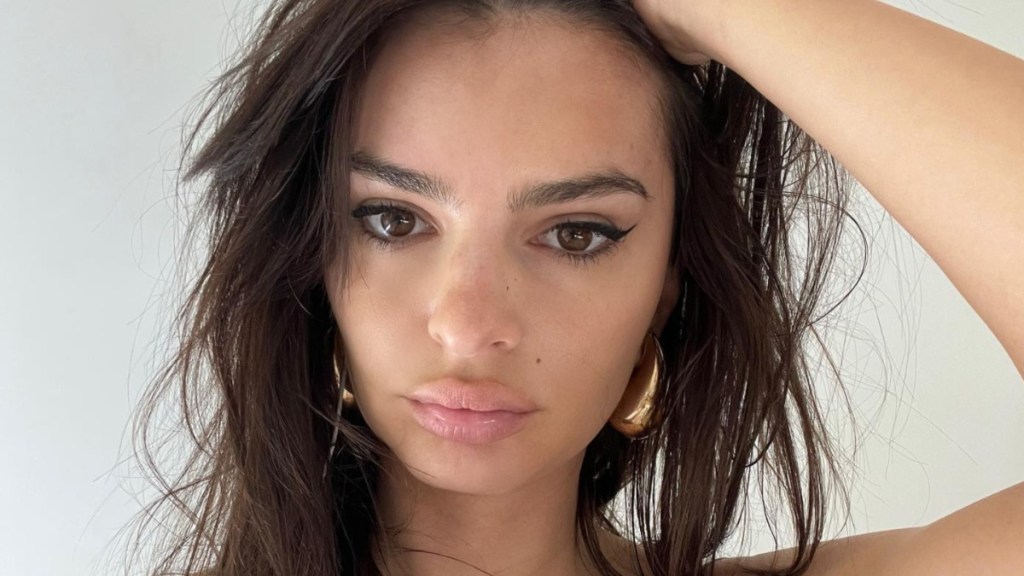 Emily Ratajkowski Has Internet in Chokehold With Sheer Lingerie Look