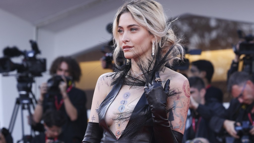 Paris Jackson Shows Off Her Curves in Plunging Neckline Leather Gown