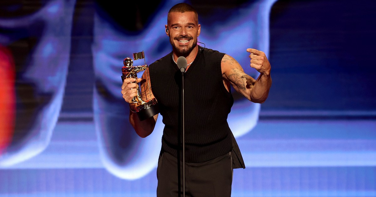 Ricky Martin's VMAs 'Wardrobe Malfunction' Almost Exposed More Than He Wanted
