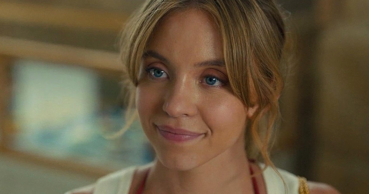 Sydney Sweeney Takes ‘Little Trip to Mars’ in Swimsuit