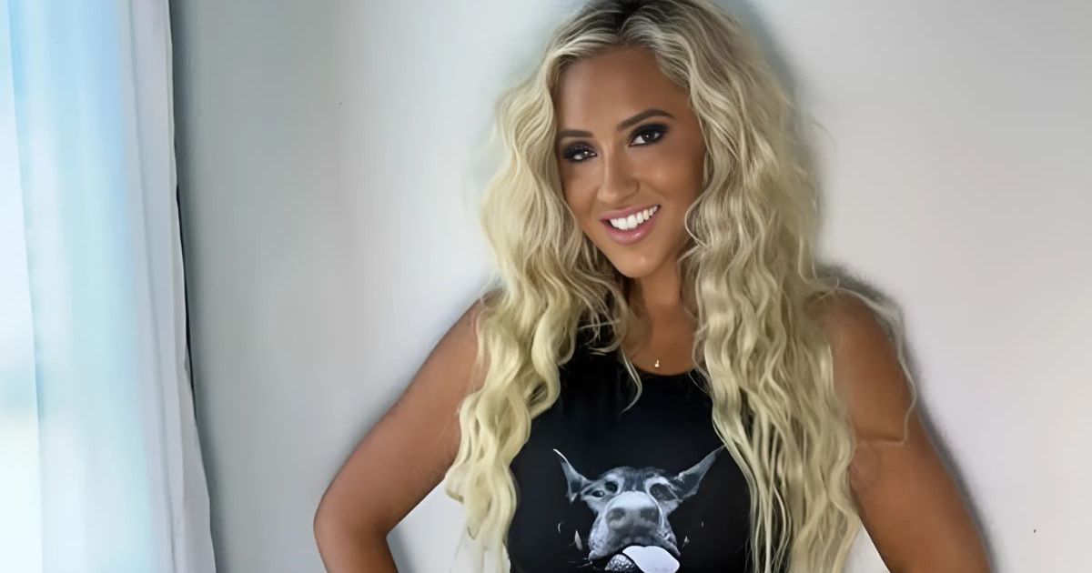 Playboy's Sara Blake Cheek Asked to Cover Her Clevage-Baring Top Before Flight