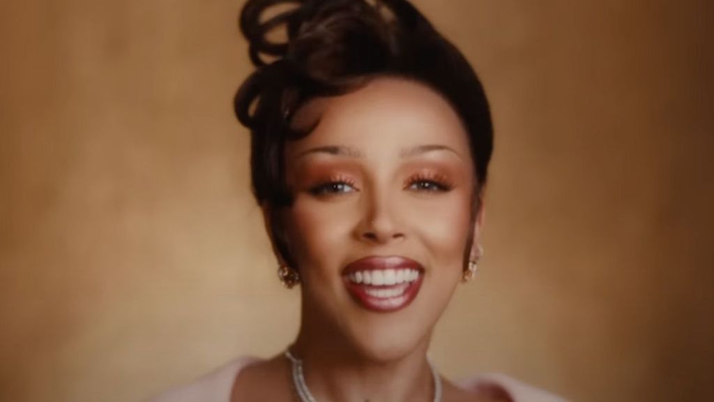 Doja Cat Owns Every 'Curve, Move, Look' in 'Gorgeous' Video, Fans Say