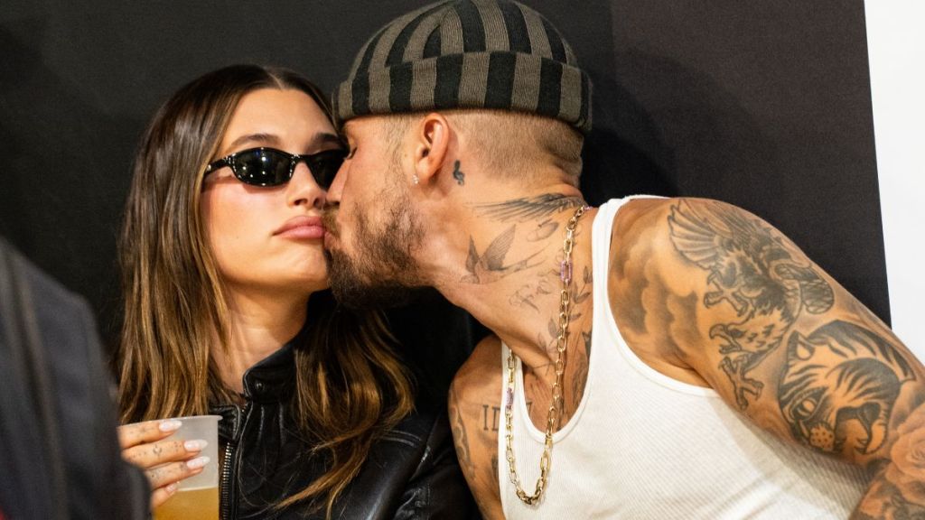 Justin & Hailey Bieber’s Pool Kiss Photos Have Fans Believing in Love All Over Again
