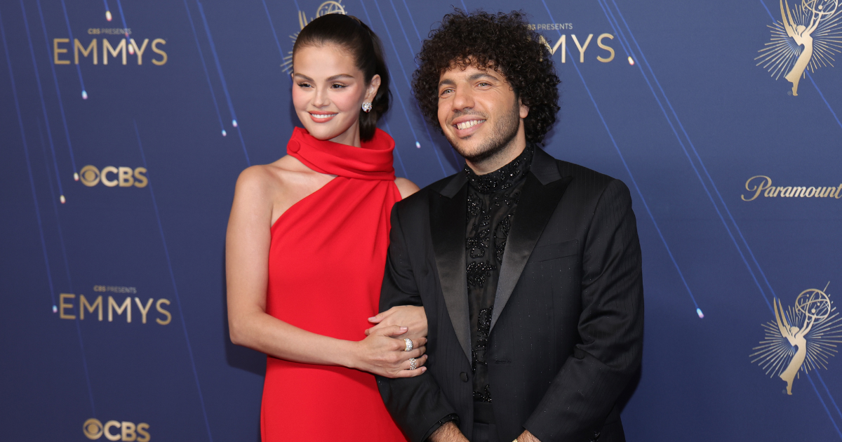 Selena Gomez’s Hand Placement on Benny Blanco at Emmys 2025 Reflects ‘Ownership,’ Says Expert