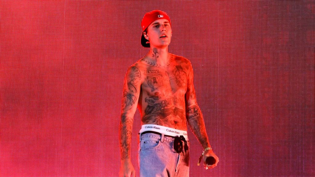 Justin Bieber performs with Daniel Caesar onstage at the Coachella Stage during the 2022 Coachella Valley Music And Arts Festival on April 15, 2022 in Indio, California.