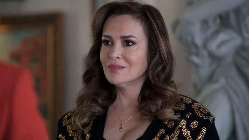 Alyssa Milano Gets Her Breast Implants Removed: 'Today I'm Free'