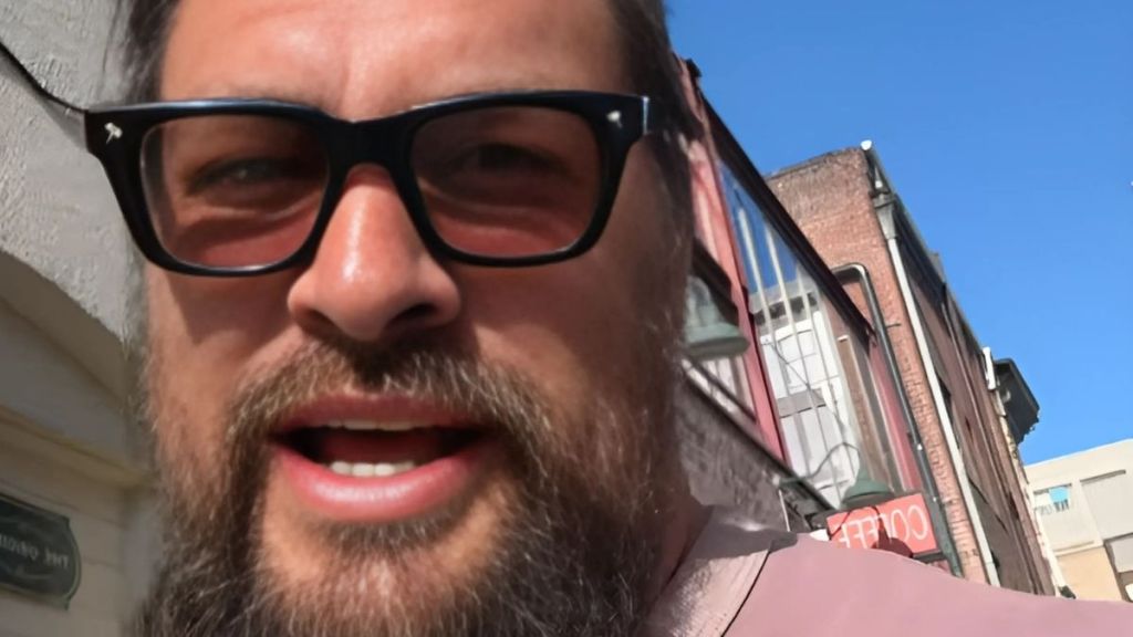 Jason Momoa Makes a Bold Choice: Pink Suit & Toenails