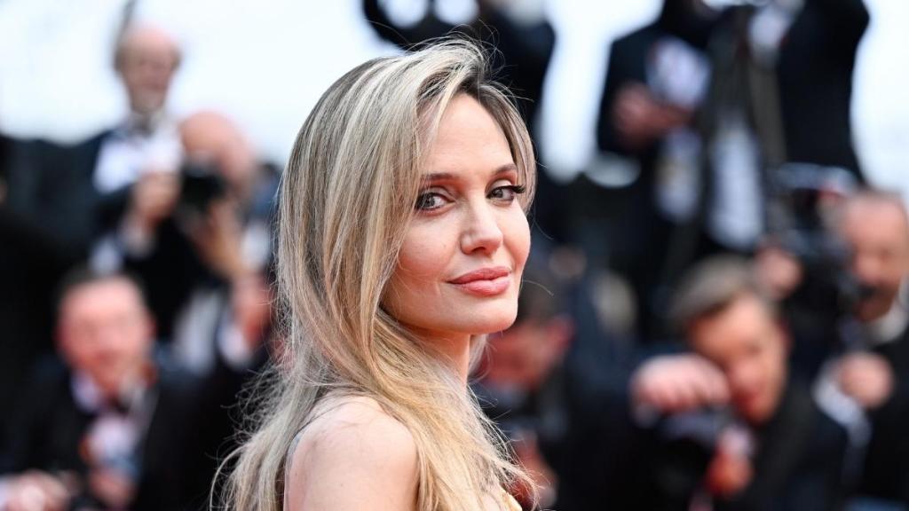 Angelina Jolie Looks Unrecognizable in New Blond Look