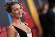 Internet Reacts to Margot Robbie Wearing Double-Slit Dress: 'Body Tea'