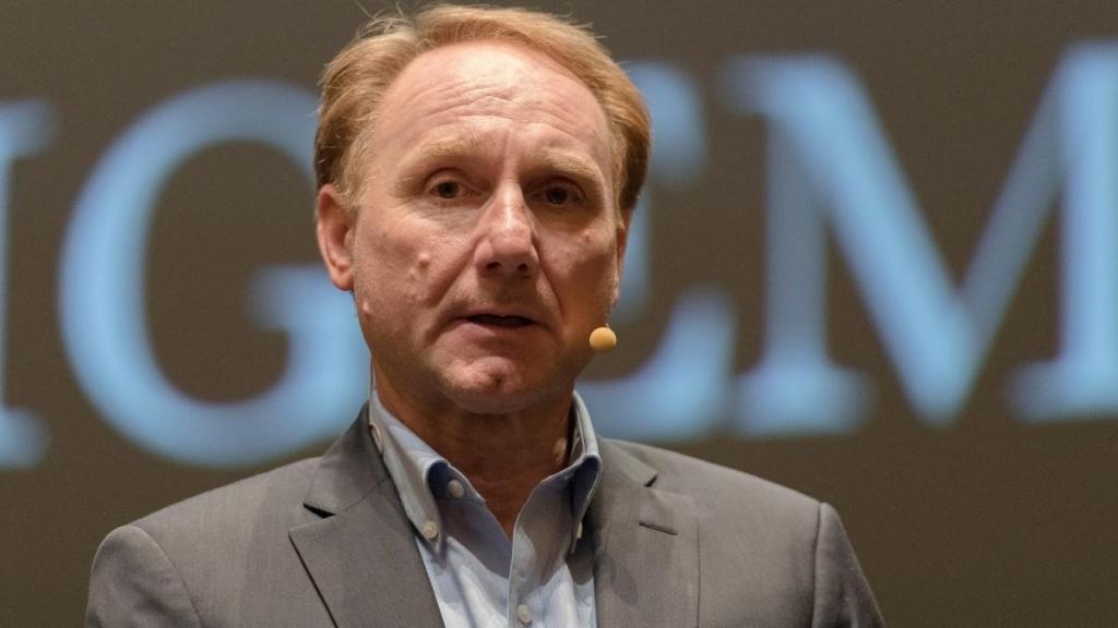 Dan Brown Net Worth 2025: How Much Money Does He Make?