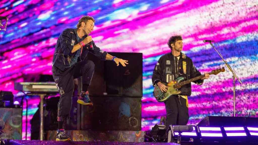 Woman Caught on Coldplay Kiss Cam With CEO Reportedly Files for Divorce