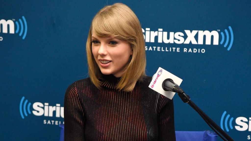 Taylor Swift attends "1989" "Town Hall" airing live on SiriusXM Hits 1 at SiriusXM Studios on October 29, 2014 in New York City
