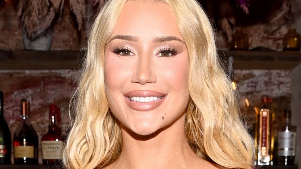iggy azalea vacation outfit