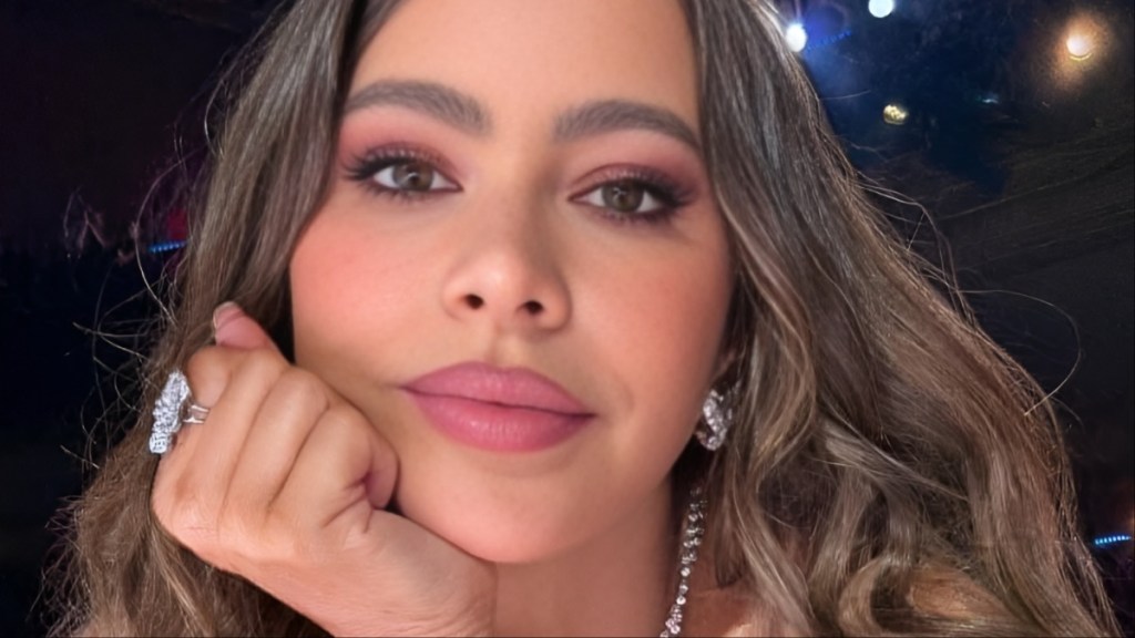 instagram sofia vergara curves