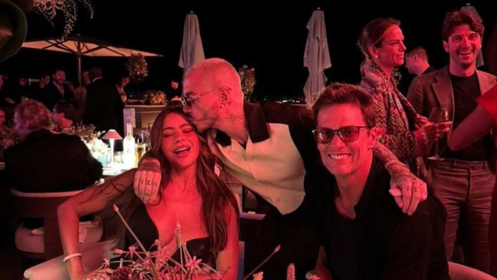 Sofia Vergara and Tom Brady’s photo from Ritz-Carlton’s luxury superyacht, Luminara