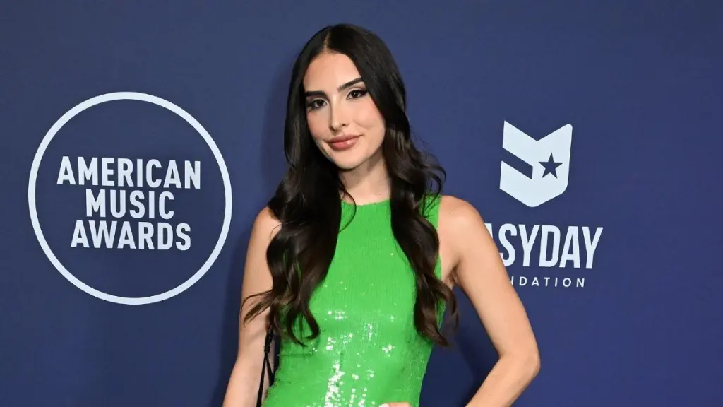 Sophia Umansky Details Wedding Underwear Mishap: 'I Thought I Was Commando'