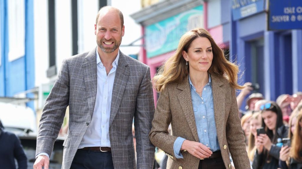 Prince William, Prince of Wales, known as the Duke of Rothesay and Catherine, Princess of Wales, known as the Duchess of Rothesay when in Scotland, smile to well-wishers as they arrive for a visit to Aros Hall, a local community hub on April 29, 2025 in Tobermory, Scotland