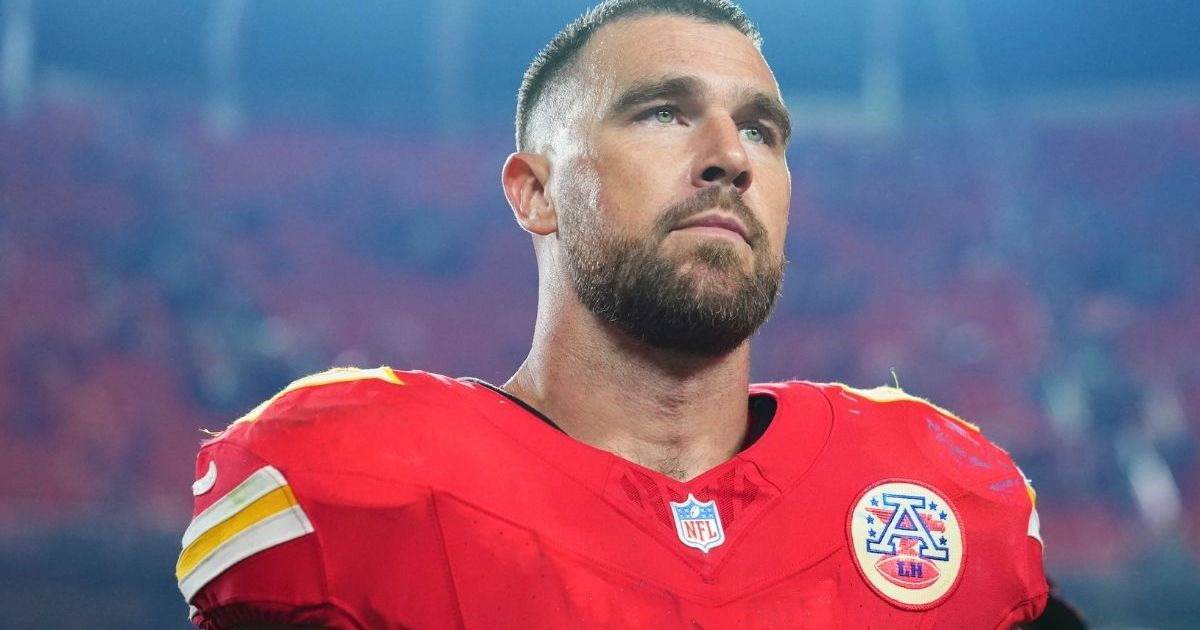 Fans Wonder 'Did Travis Kelce Get Hurt?' After His Headstand During Chiefs' Game - Reality Tea